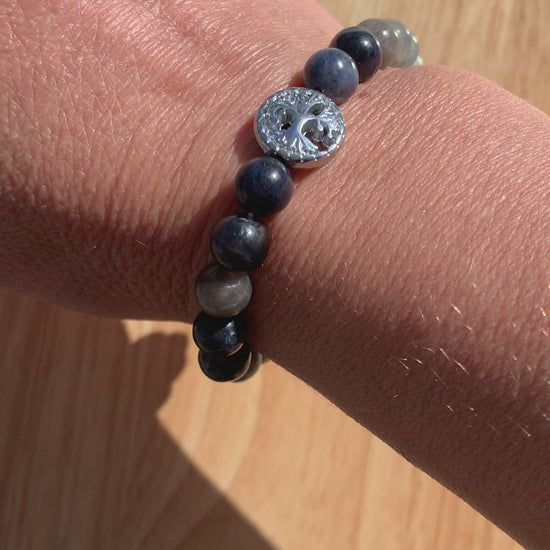 Healing Crystal Bracelets Sapphire Round Beads in the Sun